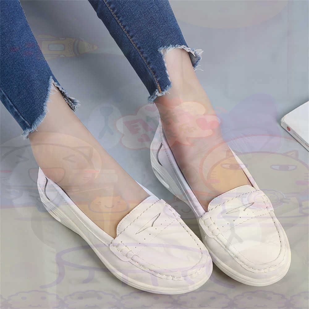 Street Fashion In Vietnam - Morbide scarpe slip-on da donna di